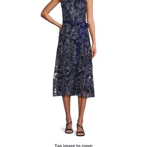 NWT Size 6 GORGEOUS Navy Dress with Stretch Tulle Floral Print